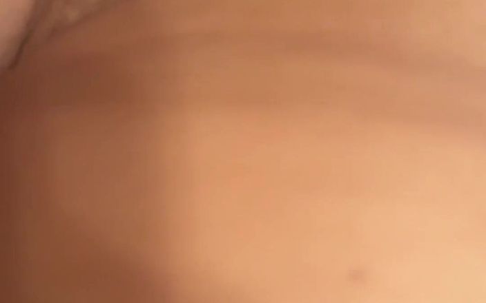 Crazywifeslut: Мені дуже подобається відчувати гарячий потік сечі в мою пизду