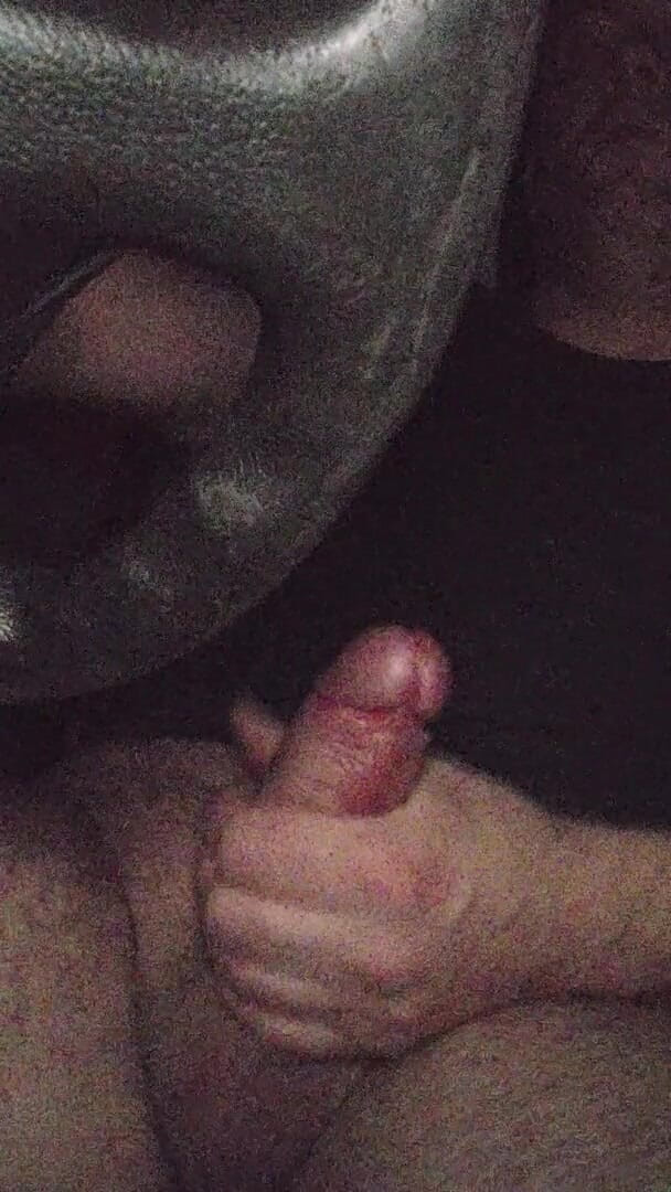 Incredible Dick: Nadržený chlap si honí v autě