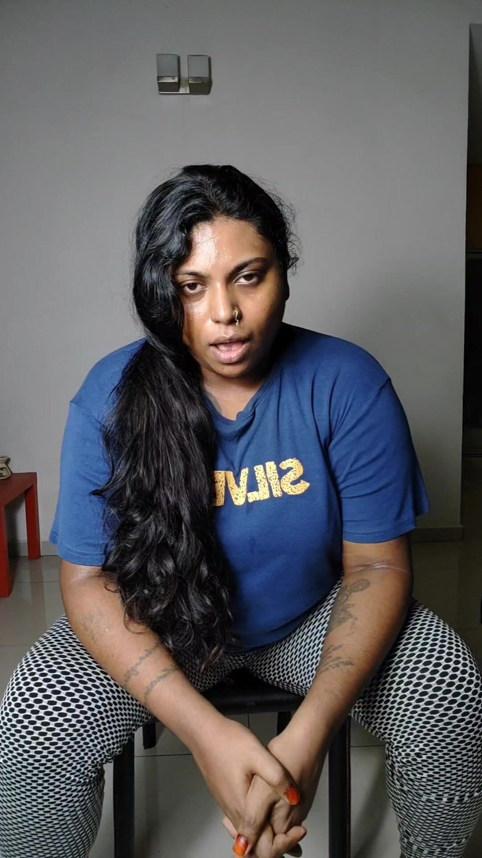 Ilariafajralilura: Chitti Ilaria coloca Ramesh em um saree e faz ele...