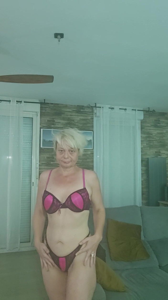 Sofy13: Prefieres En Lencería O Nude