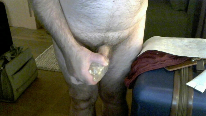 Coach Karl dude lodge: Jurulatih Karl Membuat Kucai Di Atas Meja