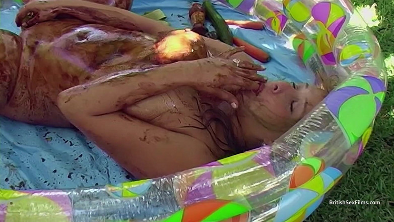 British Sex Films: Chubby babe gets messy with sauce