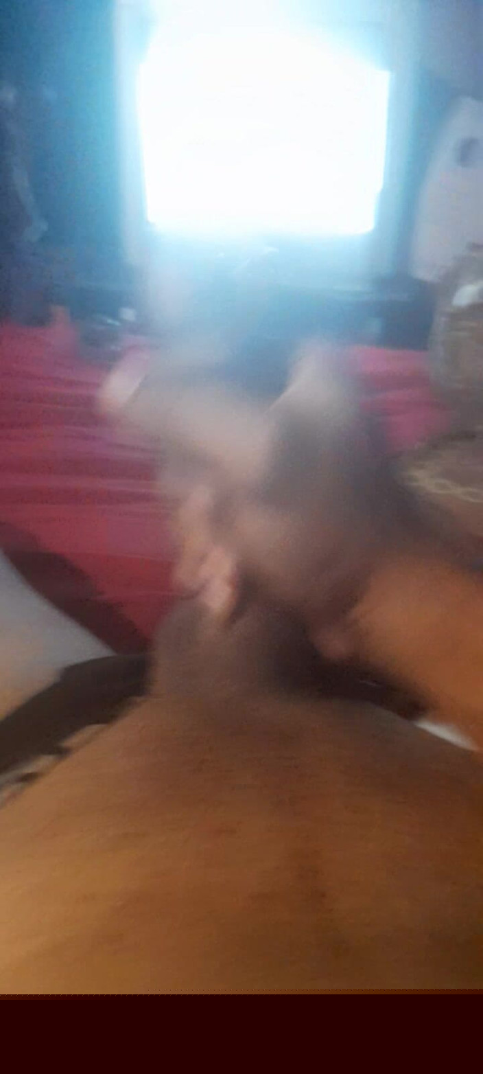 Latin sex 33: .. Giovane latino con pene molto grande che succhia