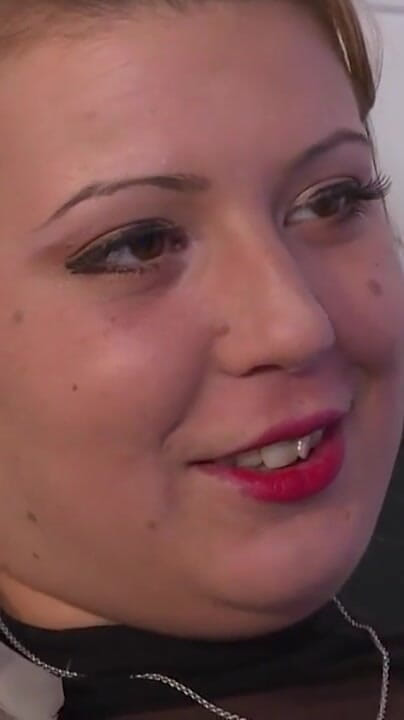 A horny German doctor fucks his patient hard (Deutschland porn)
