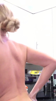 Sexy Blonde MILF Jade Is a Real Princess in the Kitchen