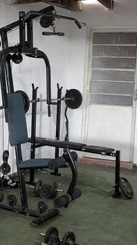 Carmona trenuje nago