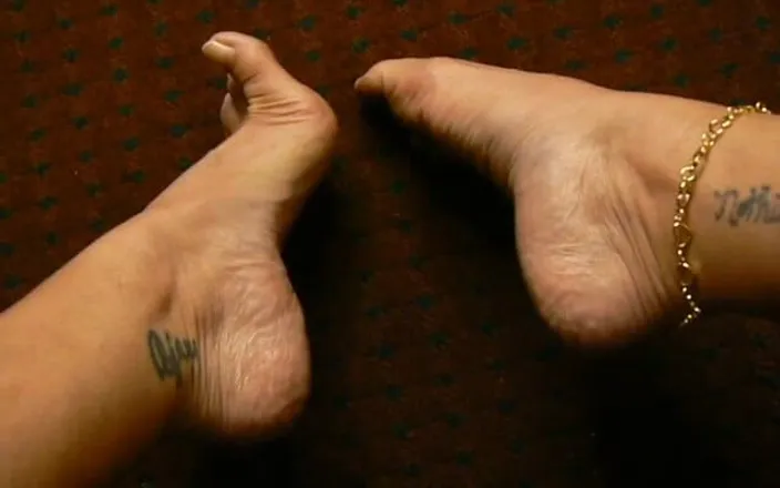Abby Anna: Super Arched Feet Toe Pointing