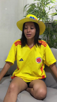 Kawan baik Latina saya sedang menunggu saya tanpa seluar dalam dan mempertaruhkan farajnya yang basah jika dia memenangi pasukannya - istimewa Piala Dunia 2026!