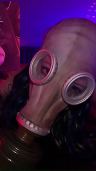 Gasmasker adembeheersing - orgasme van de neukmachine
