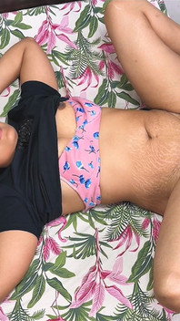 Komal eski bir erkek arkadaşı için alışveriş yaparken onu gördü.