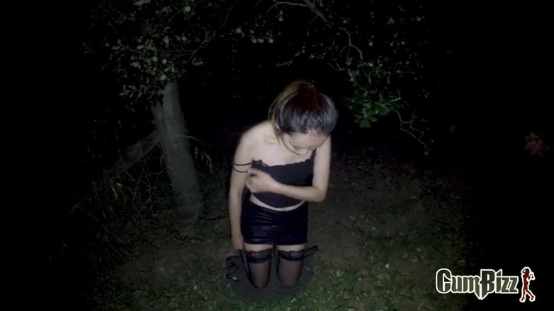 Cumbizz: Blowbang hutan Asia dengan pancutan mani 2