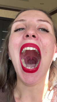 Uvula spucke nahaufnahme pOV