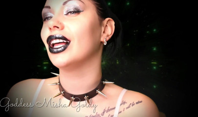 Goddess Misha Goldy: Тобі так пощастило, що я дозволив тобі поклонятися і дрочити на моїх глянцевих чорних губах!