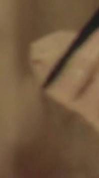 Chlupatá blonďatá MILF creampie kape tlustá nálož spermatu