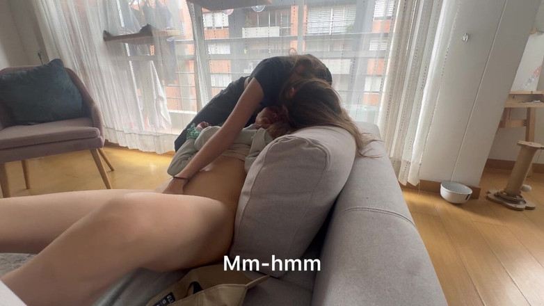 scarlettandc: Moje sousedka mě sváže a trestá svou hračkou