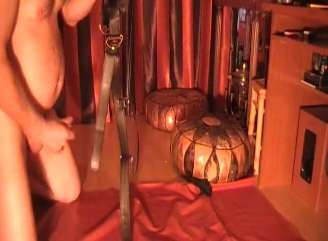 SassyTiff: Dominatrix Anita folla esclavo