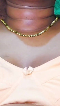 Bade Bade Dudh Bhabhi Ke Boobs 시리즈 1