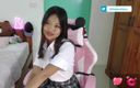 Abby Thai: Chica universitaria está lista para su primer show de webcam
