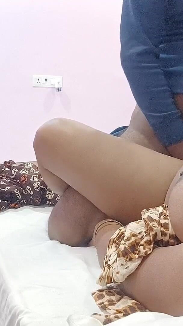 Stepsister Sex with Devar in Hotel (Niharika Thakur)