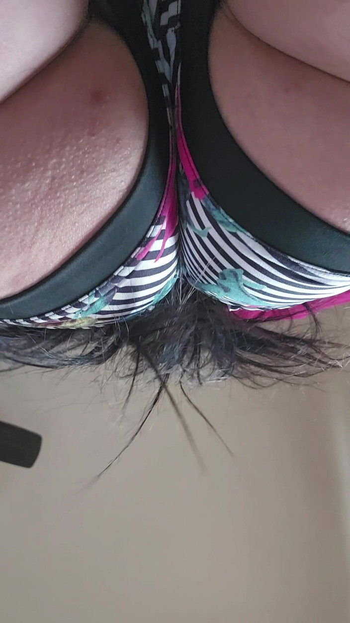 Raven Willow: Sledujte můj zadek a poddejte se chvění