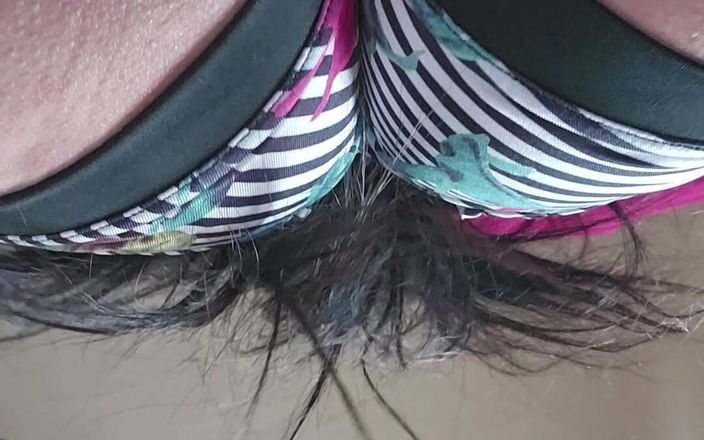 Raven Willow: Tonton pantatku dan menyerah pada goyangannya