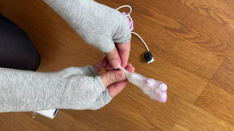 megu2002: 젖탱이를 가지고 핑거링하는 방법