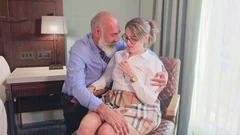 Hete studente en haar geile oude Profressor