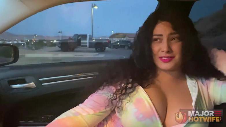 Rome Major Hot Wife: Trotar esposa caliente montando en el coche