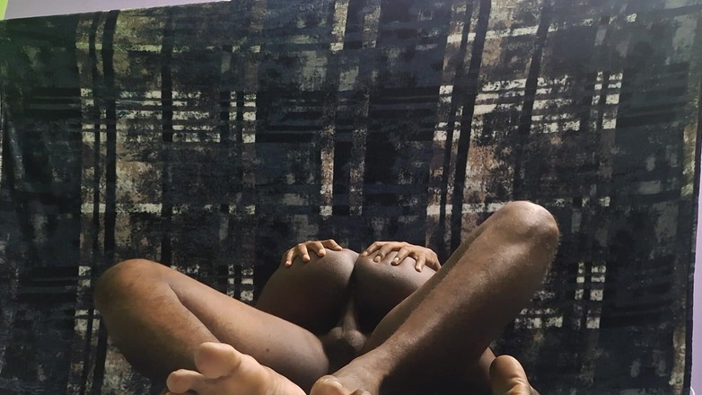 Kristy Mia: Hemligt sex med fästmans vän 3 (Nanban Manaivi Pundai Virithal)