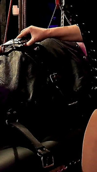 Sadystyczna CBT bawi się moim Maso Slave