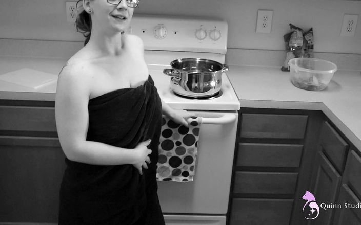 Quinn studios: Amy Quinn - रात का खाना तैयार नहीं है