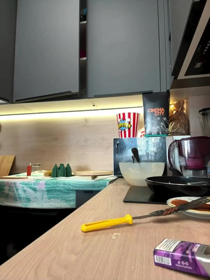 MollyLollyG: Italian Webcam Star Sophie Blonde 18 Naked Cooking Show with Corn...