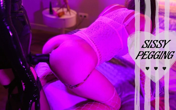 Fetish Explorers: Pegging My Sissy Gurlfriend