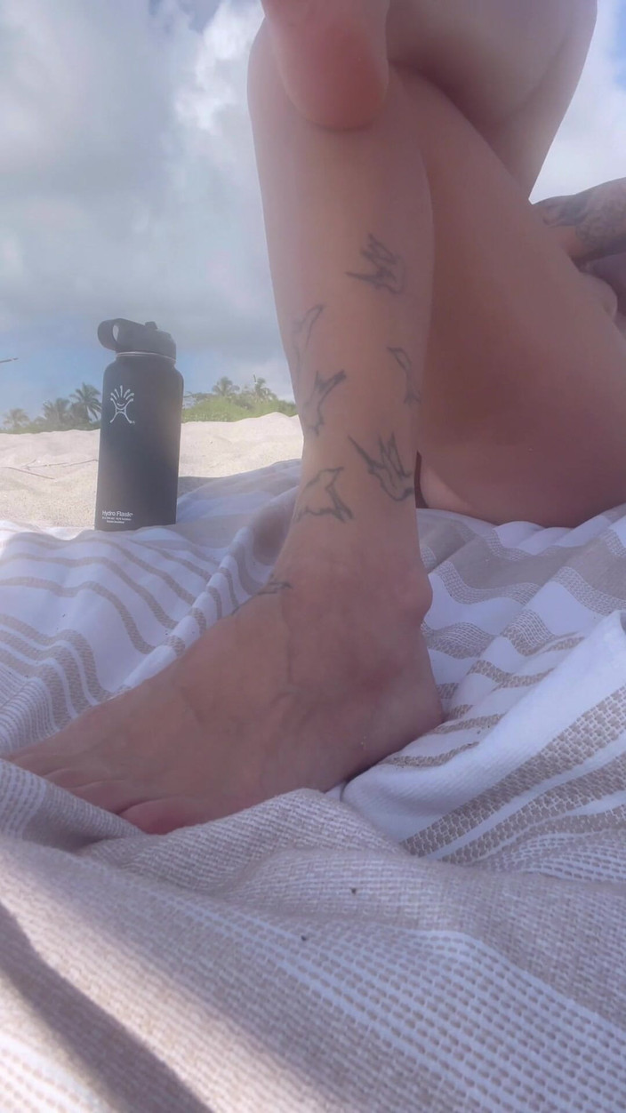 Dianna Davis: Sandy Beach Feet