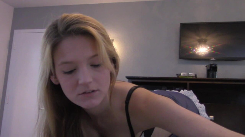 Fuzzy peach productions: ホープ・ハーパー主演の『Maid for Boral jobs』