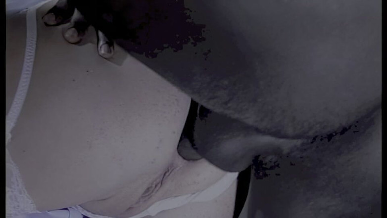 pornitaliangraffiti: La Cameriera Aspettava Solo Un Grosso Cazzo Nero per Il...