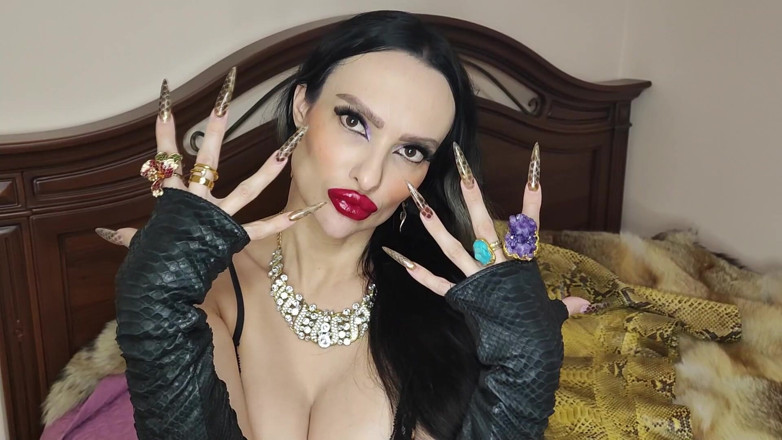 Princess18_: Unghiile mele extra lungi cukin de șerpi îți fut mintea