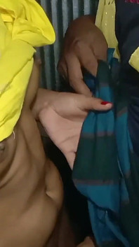 प्रेमिका के साथ टॉयलेट सेक्स वीडियो