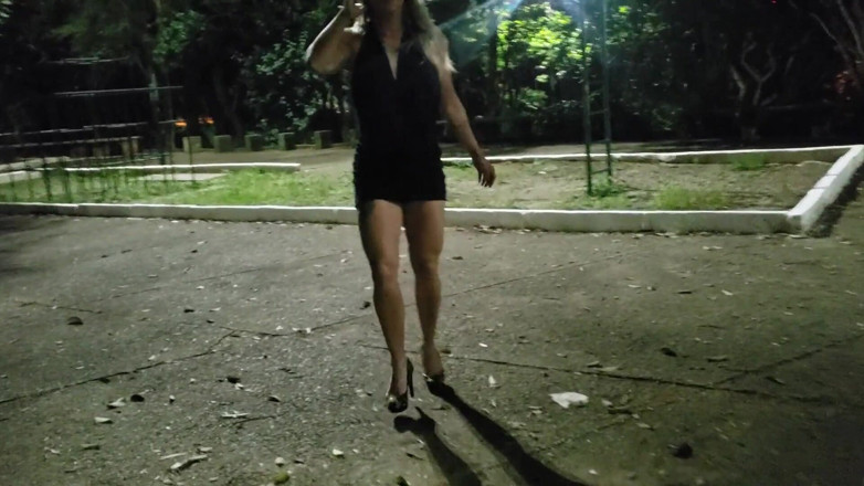 Fernandinha Fernandez: Mi primer gang bang en la plaza con extraños