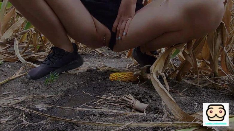 littlejolieroux: Jolie's Biggest Pee Compilation: Non Stop Peeing