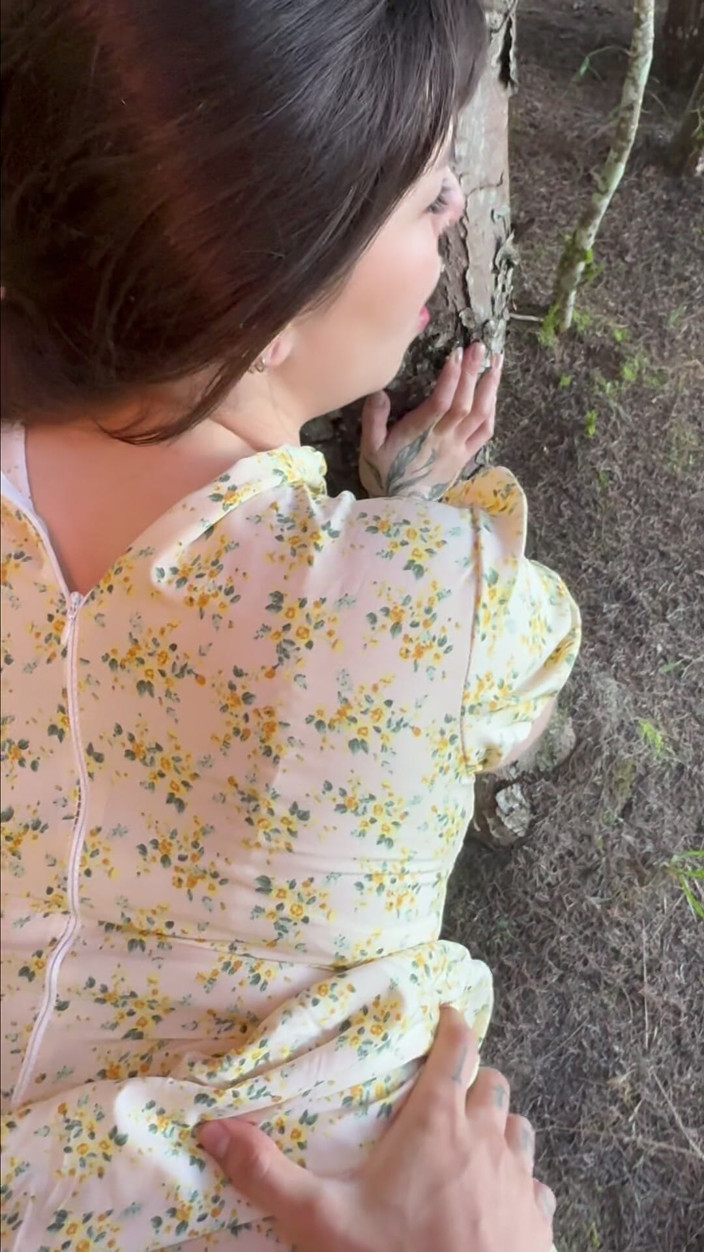 DaliaMorgan: Трахни мене сильно, перш ніж хтось нас побачить! Красива подруга трахає мене на нашому першому побаченні в лісі
