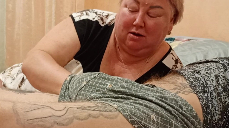 Zona901: Мачеха обожает будить меня глубоким минетом