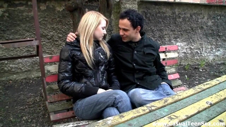 Casual Teen Sex: sharmili, lekin kaamuk