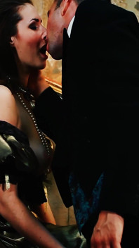 Paige Turnah Seduced by the Dashing Rogue in Her Parlor