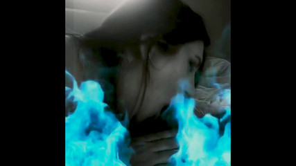 TrotzillaTheGod: Succulent Samantha kouří velkého černého ptáka