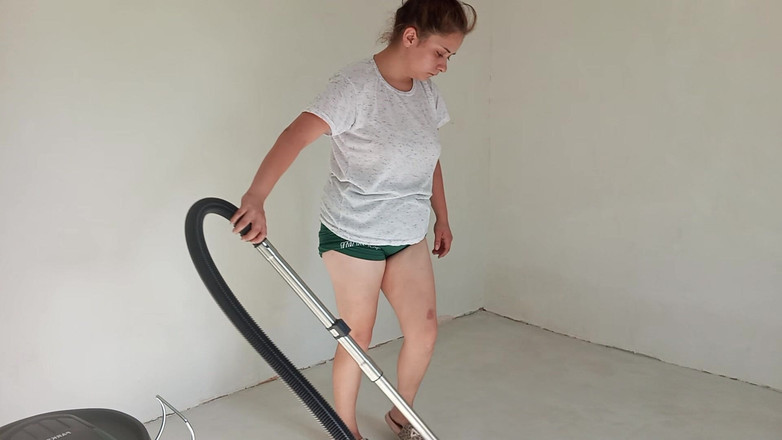 fartingclub01: PAWG dziewczyna próżnia w domu