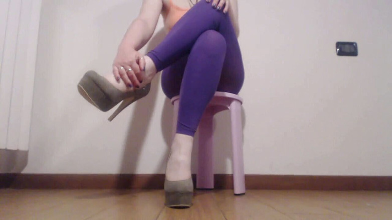 RavenBigAss: 地獄の私の小さな足