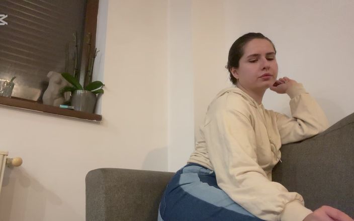 NipsAndStrips: Những con cu to đen trên đi văng