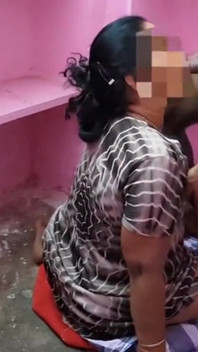 A făcut rapid sex cu mama lui vitregă