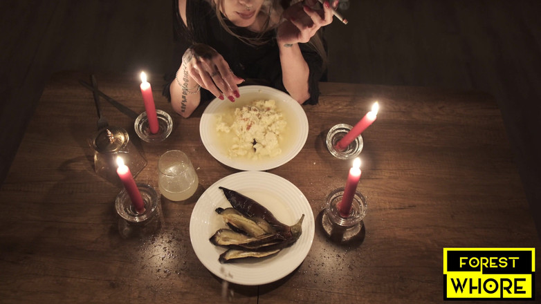 Forest-Whore: Gătind o cină perversă de vacanță